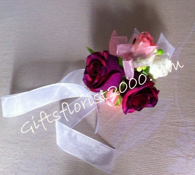 Silk Flowers Wristlet 1-Roses